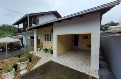 Casa com 3 quartos para alugar na vila lenzi, jaraguá do sul  por r$ 2.900
