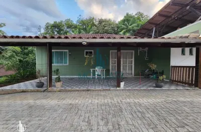 Casa com piscina contendo 3 quartos com 209 m² no bairro itoupava central