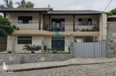 Casa de 2 andares com 210 m² e piscina no bairro fortaleza, blumenau/sc