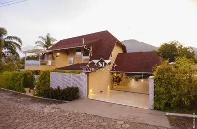 Casa em condomínio fechado com 4 quartos para alugar em Itaipava, Petrópolis 