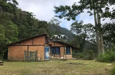 Terreno à venda no Quarteirão Brasileiro, Petrópolis 