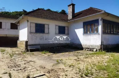 Casa com 7 quartos para alugar no Quarteirão Italiano, Petrópolis 