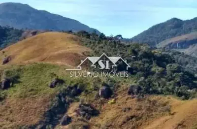 Terreno à venda no Caxambu, Petrópolis 
