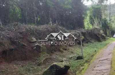 Terreno à venda no Nogueira, Petrópolis 