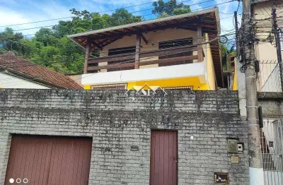 Casa com 4 quartos para alugar no Valparaíso, Petrópolis 