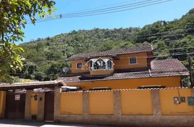 Casa com 4 quartos para alugar no Pedro do Rio, Petrópolis 