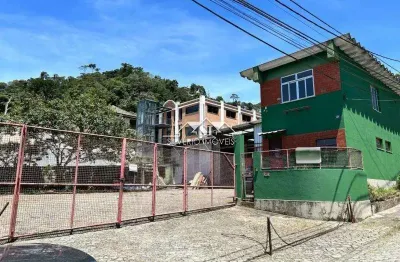 Barracão / Galpão / Depósito para alugar no Coronel Veiga, Petrópolis 