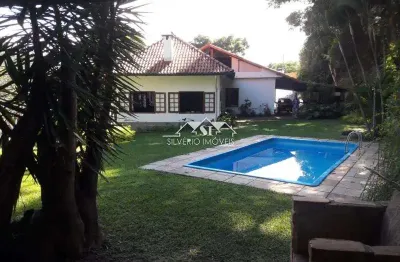 Casa com 4 quartos para alugar em Itaipava, Petrópolis 