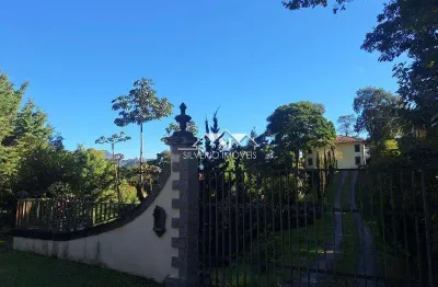 Casa em condomínio fechado com 4 quartos para alugar no Samambaia, Petrópolis 