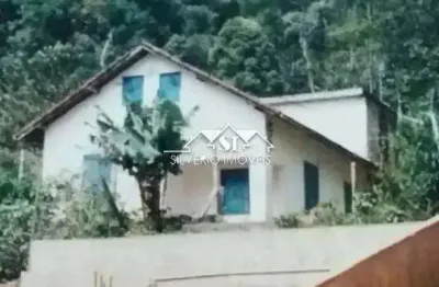 Casa com 3 quartos à venda no Castrioto, Petrópolis 