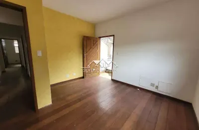 Casa com 3 quartos para alugar no Mosela, Petrópolis 