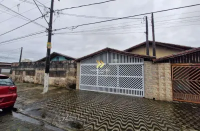 Casa térrea semi-mobiliada – 150 metros da praia – maracanã, praia grande
