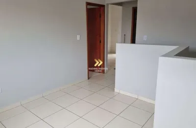 Casa Sobreposta 2 Dormitórios, 54 m2 Tude Bastos Praia Grande SP
