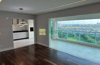 Apartamento à venda com 190m², possui 4 dormitórios e vagas paralelas, no edifício helbor belvedere