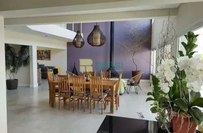 Sobrado com 3 dormitórios à venda, 365 m² - Chácaras Rurais de Guararema - Jacareí/SP