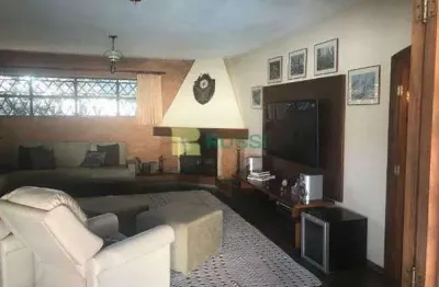 Casa com 4 dormitórios à venda, com 302 m² no Jardim Esplanada em São José dos Campos/SP
