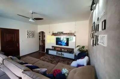 Casa com 3 dormitórios à venda, com 130 m² no Jardim Altos de Santana em São José dos Campos/SP