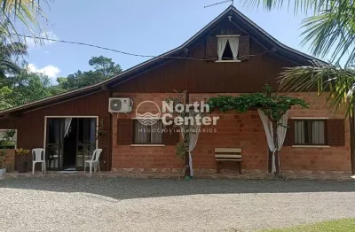 Linda chácara  à venda, pinheiros, a 800 metros da lagoa , com uma área total de 4028m², balneário