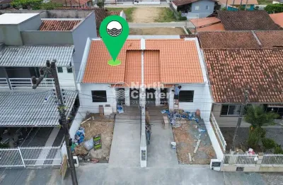 Linda casa geminada ,perto da lagoa da costeira -b.barra do sul -sc