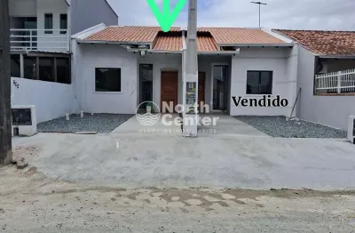 Linda casa geminada ,perto da lagoa da costeira -b.barra do sul -sc