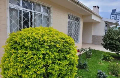 Casa térrea à venda, com 145m² , 03 dormitórios, 01 vaga em capoeiras/florianópolis