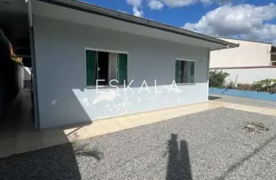 Casa com 03 dormitórios | tifa martins - jaraguá do sul