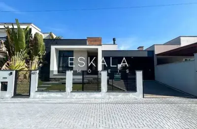 Casa com 03 dormitórios, sendo 01 suíte com closet - bairro três rios do sul, jaraguá do sul