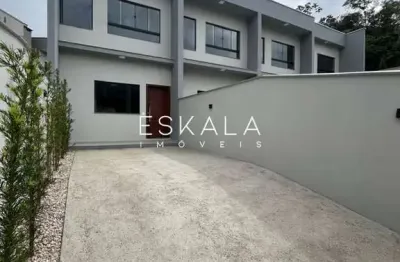 Sobrado geminado com 01 suíte+ 02 dormitórios | nereu ramos - jaraguá do sul