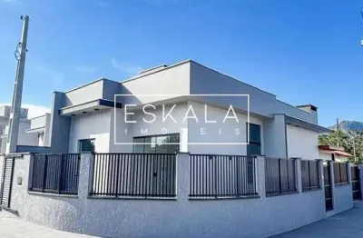 Casa de esquina com 02 quartos e pergolado | nereu ramos - jaraguá do sul