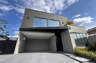 Se você busca um lar espaçoso, moderno e com infraestrutura completa, essa casa de alto padrão é para você!
