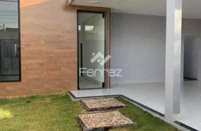 Linda casa terréa no bairro jardim itália, rua com monitoramento de câmeras