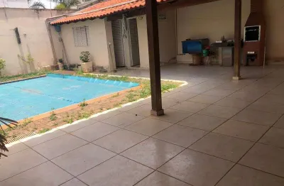 Excelente casa sobrado no bairro roosevelt em uberlândia