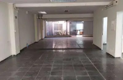 Prédio com 2 pavimentos no bairro jardim do mar próximo a diversas clínicas e hospitais. piso térreo com amplo salão, piso superior com diversas salas