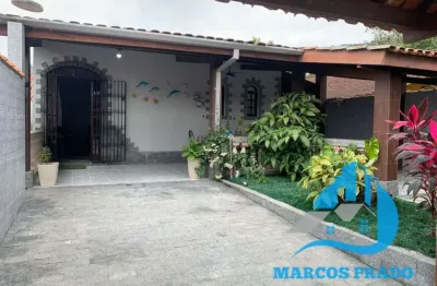 Casa com 4 suítes + uma casa nos fundos com 2 quartos na praia das toninhas ubatuba.