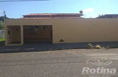 Casa para alugar, 3 quartos, santa mônica - uberlândia/mg - rotina imobiliária