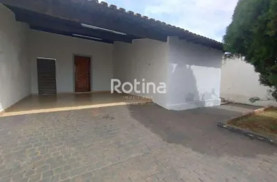 Casa para alugar, 3 quartos, Nossa Senhora das Graças - Uberlândia/MG - Rotina Imobiliária