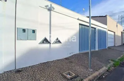 Casa para alugar, 3 quartos, Santa Mônica - Uberlândia/MG - Rotina Imobiliária