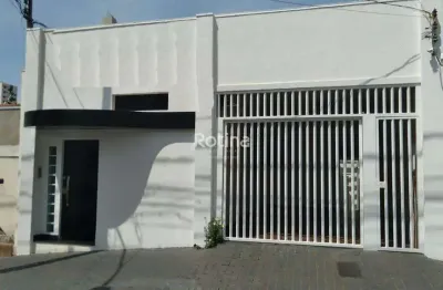 Casa para alugar, 3 quartos, centro - uberlândia/mg - rotina imobiliária