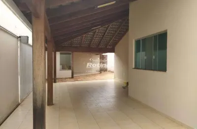 Casa para alugar, 4 quartos, alto umuarama - uberlândia/mg - rotina imobiliária