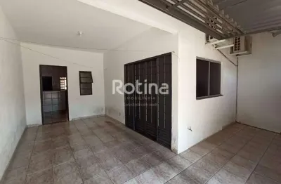Casa para alugar, 3 quartos, laranjeiras - uberlândia/mg - rotina imobiliária