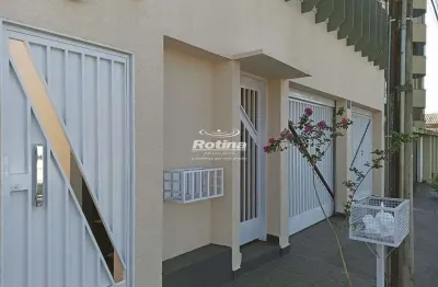 Casa para alugar, 3 quartos, nossa senhora aparecida - uberlândia/mg - rotina imobiliária