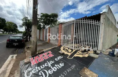 Casa para alugar, 3 quartos, Santa Mônica - Uberlândia/MG - Rotina Imobiliária