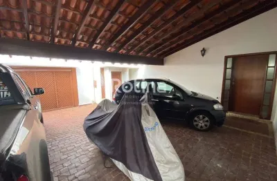 Casa para alugar, 3 quartos, Jardim Karaíba - Uberlândia/MG - Rotina Imobiliária