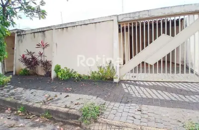 Casa para alugar, 3 quartos, Santa Mônica - Uberlândia/MG - Rotina Imobiliária