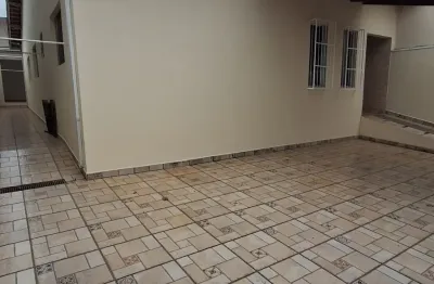 Casa térrea com 4 dormitórios + edícula no residencial dos lagos!