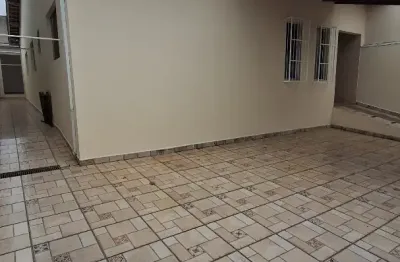 Casa térrea com 4 dormitórios + edícula no residencial dos lagos!
