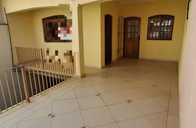 Casa térrea na vila municipal, com edícula e salão com 80 m2!