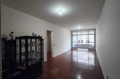 Excelente apartamento de frente andar alto, amplo e arejado.