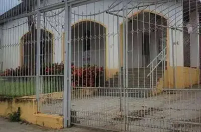 Casa com 3 dormitórios, 216 m² - venda por R$ 800.000 ou aluguel por R$ 4.800/mês - Araés - Cuiabá/MT