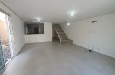 Casa york prime vargem grande em meio a natureza próximo ao mercado